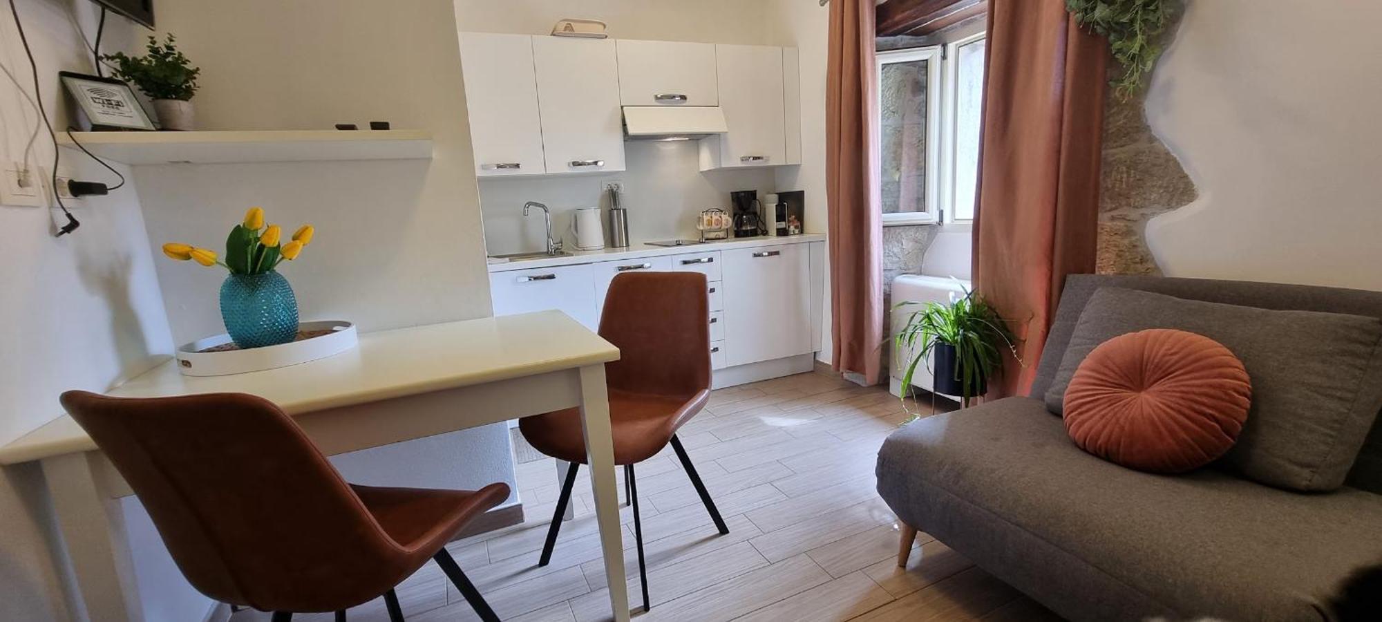 Apartment In The Smallest Town In The World Hum Buitenkant foto