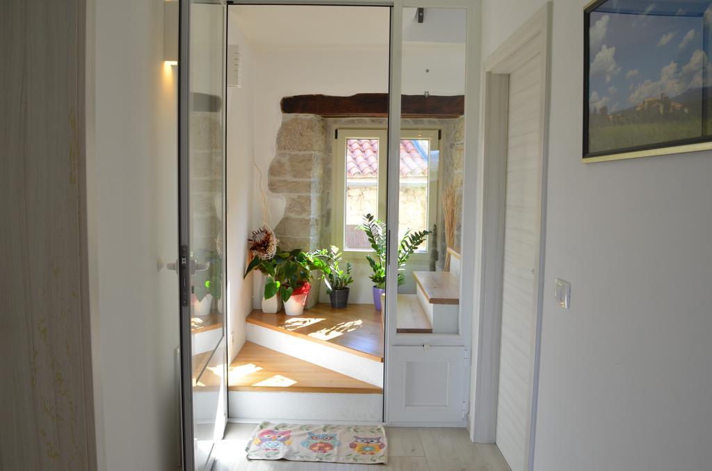 Apartment In The Smallest Town In The World Hum Buitenkant foto